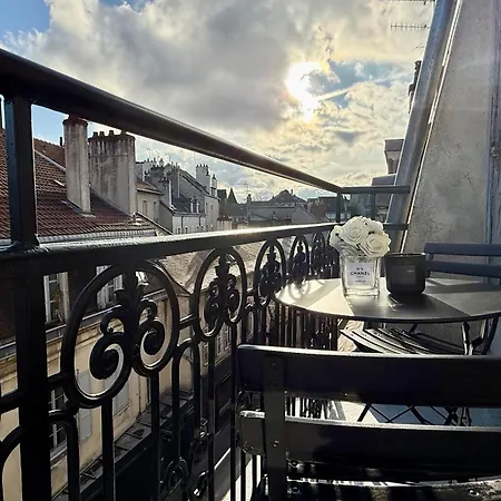 Apartment Auguste Comte - Avec Balcon - Coeur De *