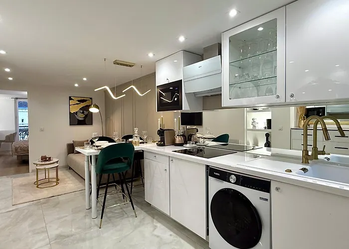 Auguste Comte - Avec Balcon - Coeur De * Dijon